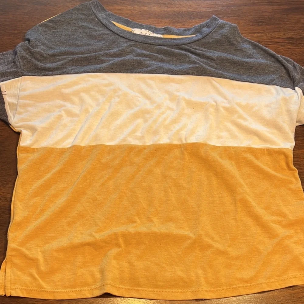 Color block tee - Picture 2 of 5